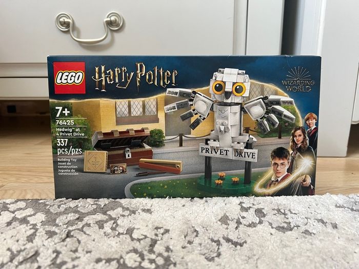 LEGO Harry Potter Hedwig at 4 Privet Drive