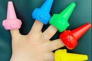HALF PRICE 200 Packs Kids Finger Crayon Sets - Free Delivery - Job Lot Clearance!