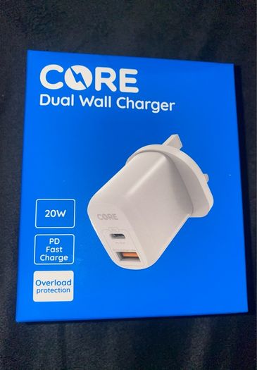 dual usb wall fast charger 20 watt usb type C and A brand new