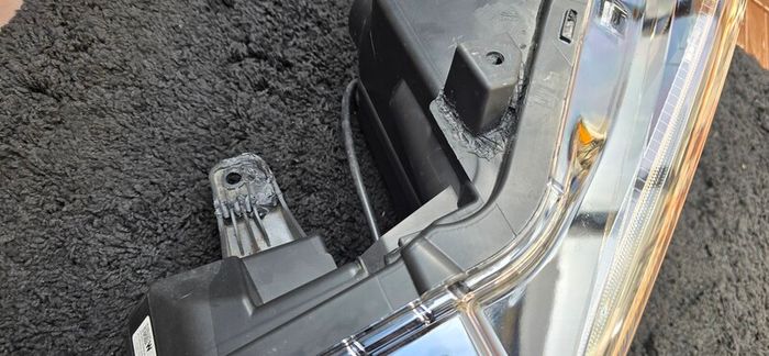 nissan leaf left headlight
