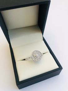 Brand New 9ct White Gold Diamond Target Cluster Ring
