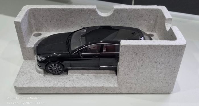 Mercedes Benz - Cls-class Estate 2012 - 1/18 - New In Box