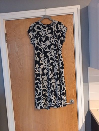Zapara Dress.  S.16. New.  Sale.