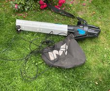 leaf blower
