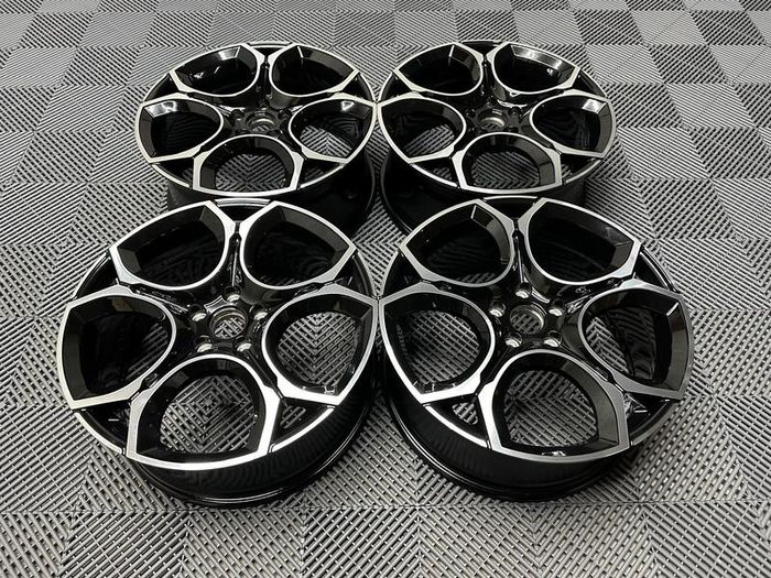 18 19" Inch Queenstown Style Alloy Wheels VW Golf MK5 MK6 MK7 MK8 Audi A3 Seat Caddy Skoda 5x112