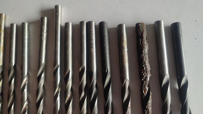 Lot of 32 USSR Metric Twist Drill Bits Set 2mm-6.9mm HSS R6M5 Jobber Taps NOS