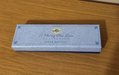 Disney Store Mary Poppins 6 Charm Silver Bracelet Broadway Musical New in Box