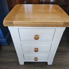 Two bedside lockers with drawers