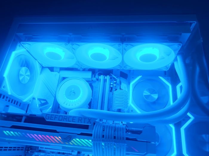 High-End Gaming PC - Ryzen 7 9800X3D - RTX 3080 - 32GB DDR5 - White Build - Like new