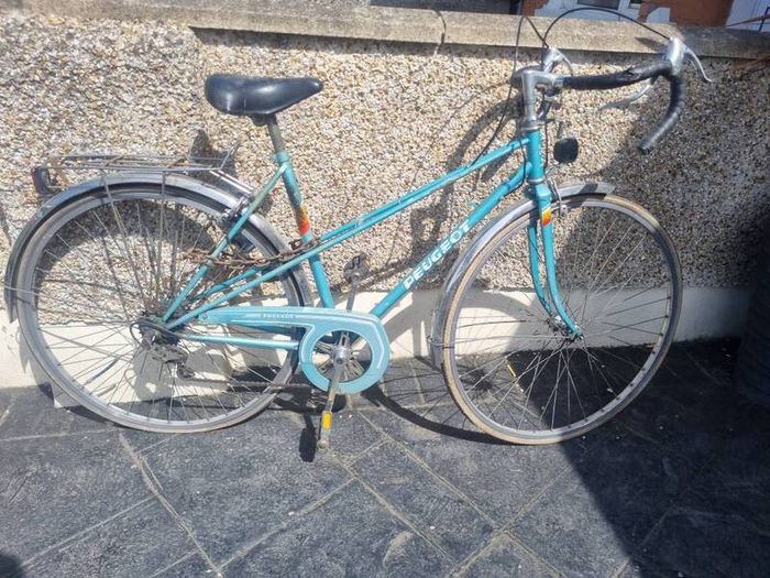 Old racer  needs fixing