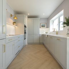 Dalton Oak SPC Vinyl Herringbone Flooring 60x12.5cm