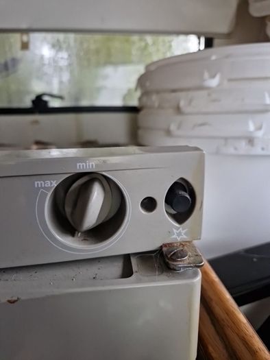 Dometic 77l caravan fridge/freezer
