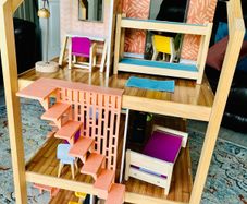 Doll house on wheels