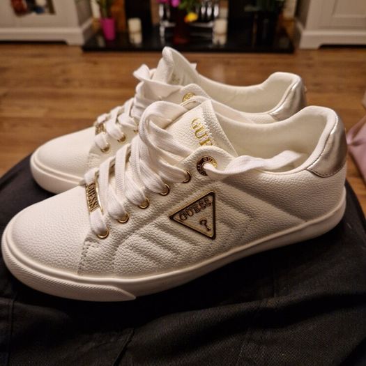 Ladies shoe's 4 & 1/2