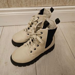 Cream Dr marten style boot uk13