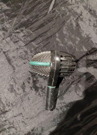 akg d112 bass drum mic