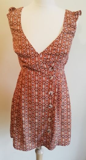 Ladies Mizzelle Floral Top Size 8 New Without Tags