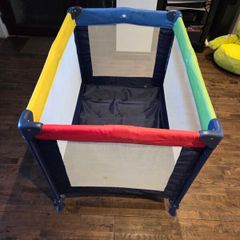 Baby travel cot