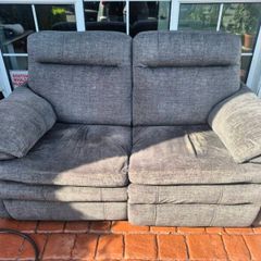 Retractable loveseat