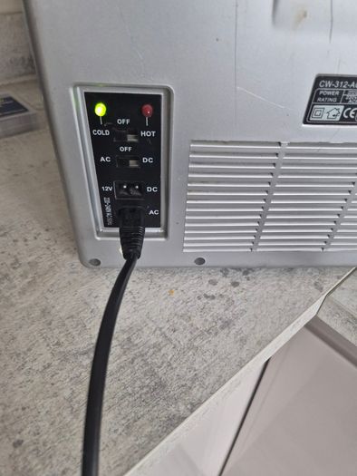 Mini Fridge ( Cooler & warmer )