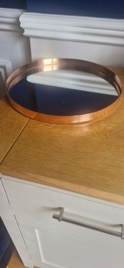 Round glass drinks tray