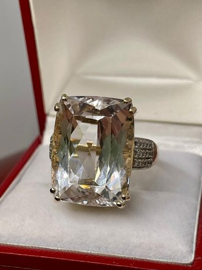 Gold Ring from the Tomas Rae collection, made of 14k Gold