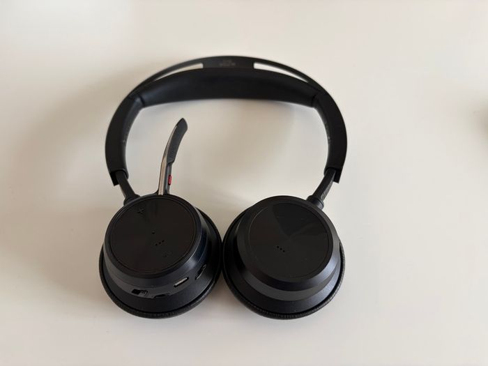 HP Poly Voyager Focus 2 Bluetooth Headset