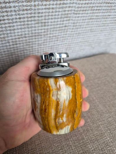 Vintage Ronson Marble table lighter