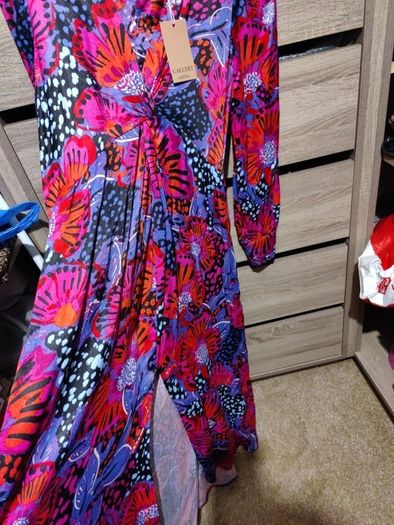 gallery dress