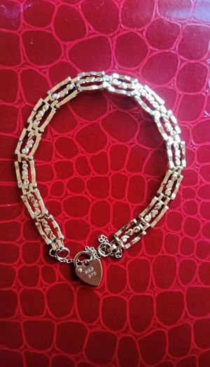 9ct gold gate-style link bracelet