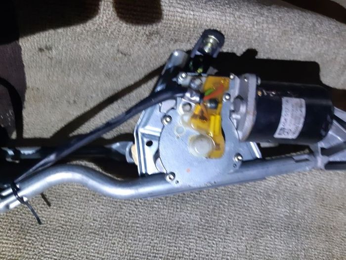 Mercedes- Benz C-klass (W203) 2005 Wiper mechanism