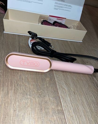 Tymo hair straightener in pink