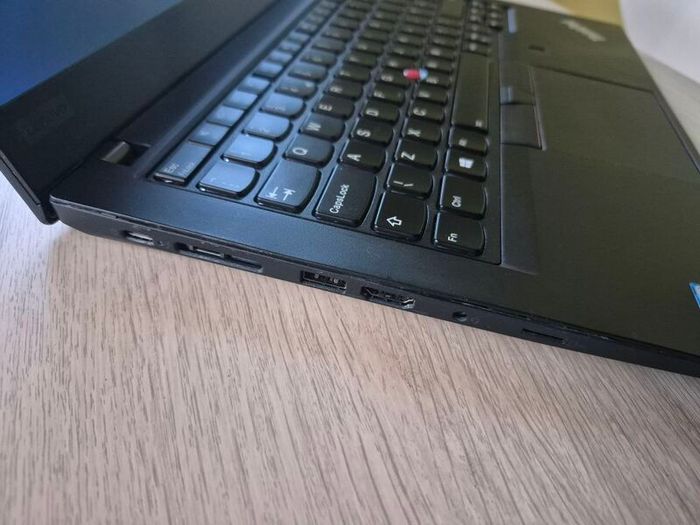 Lenovo Thinkpad T490,i5 8th gen,8gb, 256ssd, 14"FHD Screen, windows 11