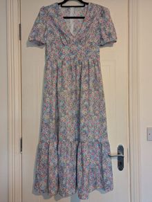 Stunning floral midi dress