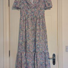 Stunning floral midi dress