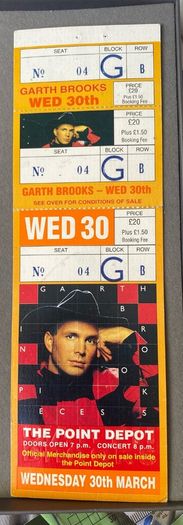 Vintage concert ticket for Garth Brooks
