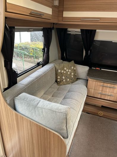 Lunar Quasar 554 4 Berth caravan