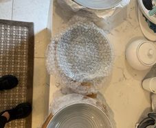 Crockery: plates, bowls etc.