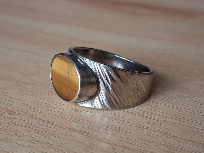 Handmade silver ring with tigers eye stone size Y