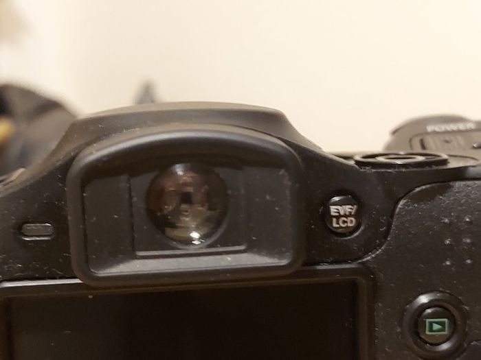 Fujifilm FinePix S5800 Digital Camera, Takes 4 AA Batteries, not powering on, for parts or repair