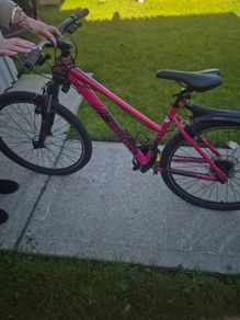 Ridgeback mountain bike for sale. Excellent / perfect condition and fully working. Front suspension, Shimano gears, quality Ridgeback frame and chunky MTB tyres. Very clean bike, rides perfectly and ready to go. Ideal for commuting, leisure cycling or lig