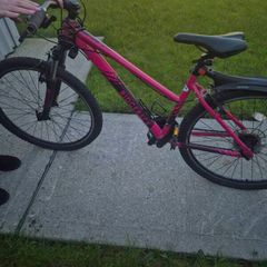 Ridgeback mountain bike for sale. Excellent / perfect condition and fully working. Front suspension, Shimano gears, quality Ridgeback frame and chunky MTB tyres. Very clean bike, rides perfectly and ready to go. Ideal for commuting, leisure cycling or lig