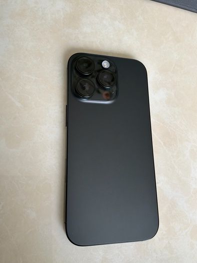 iPhone 16 pro 256gb black titanium