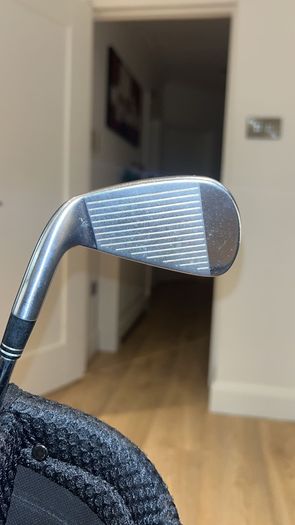 Taylormade R7 Irons and Taylormade stand Bag