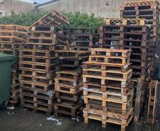 FREE PALLETS timber/Wooden Pallets FREE March 2026