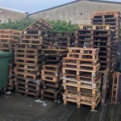 FREE PALLETS timber/Wooden Pallets FREE March 2026