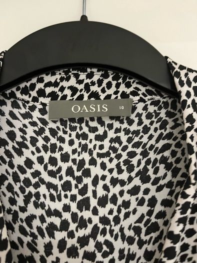 Oasis animal print cropped shirt (Size 10)