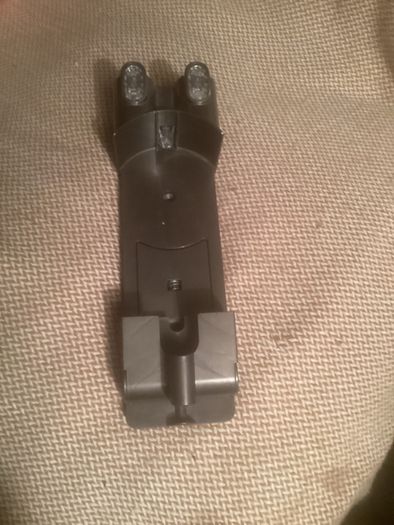 Dyson    V6.  Station base