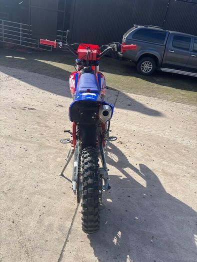 Pit bike