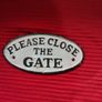 Vintage-Style Cast Iron Please Close The Gate Sign Image 2